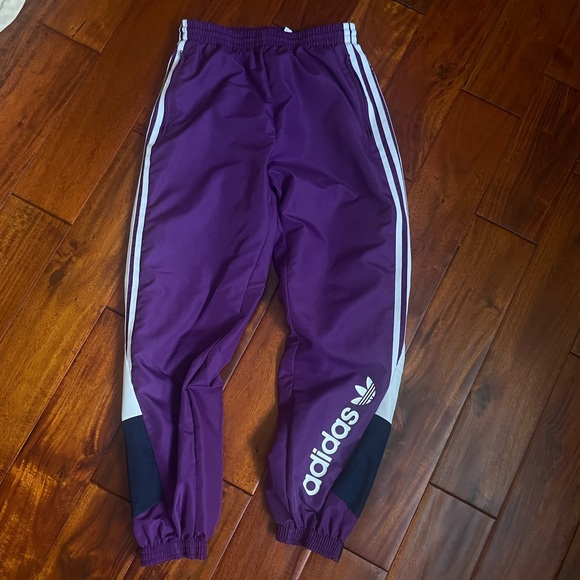 Adidas tracksuit - Picture 7 of 9